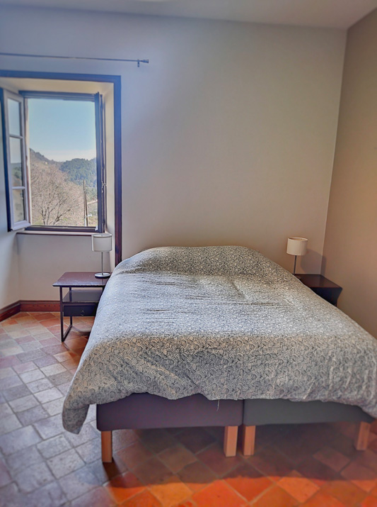 lahautemaurelle-haute-maurelle-gite-bambou-joannas-ardeche-location-maison-piscine-suite-parentale-vue